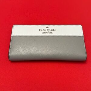 COPY - NWT Kate ♠️ Spade Staci large slim bifold wallet. Gray & White.